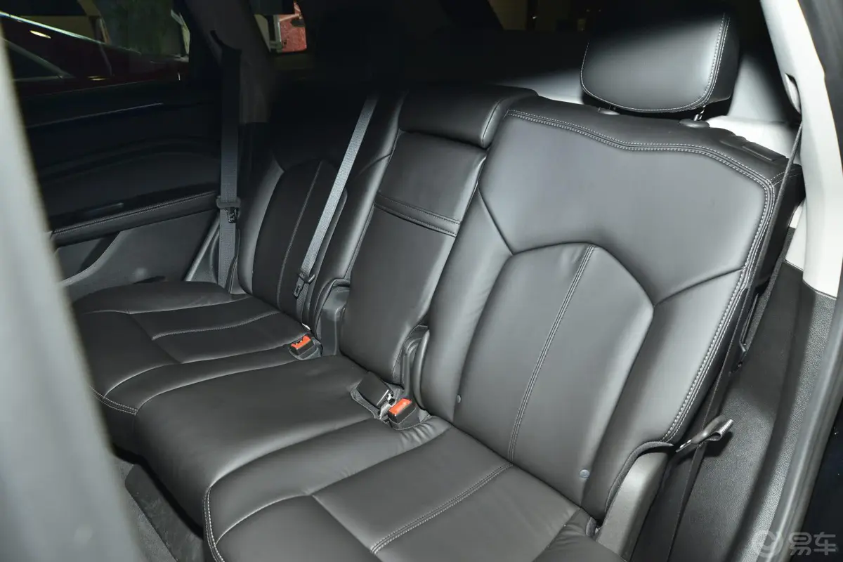 凯迪拉克SRX3.0L 手自一体 舒适型后排座椅