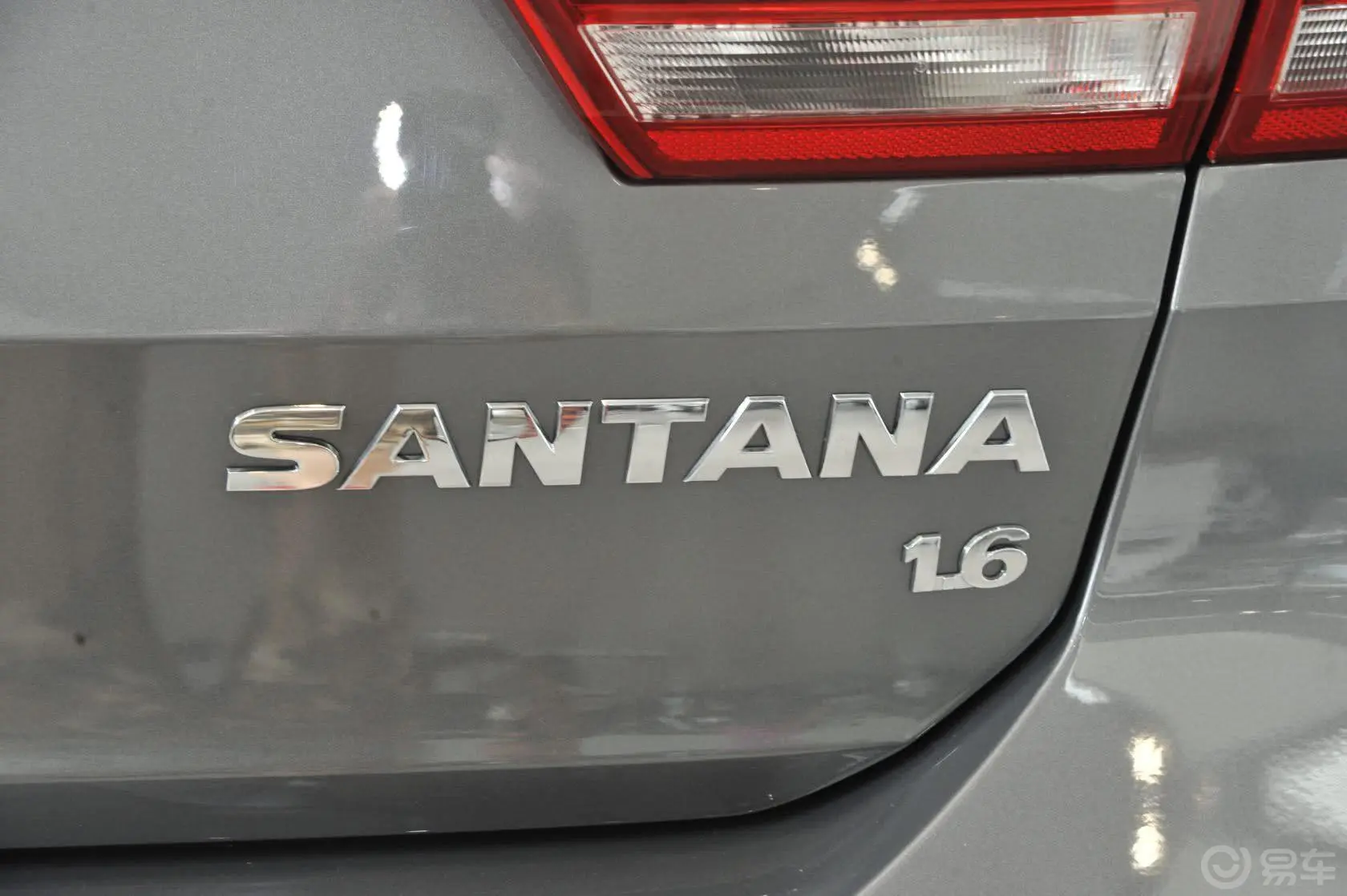 桑塔纳1.6L 自动 风尚版尾标