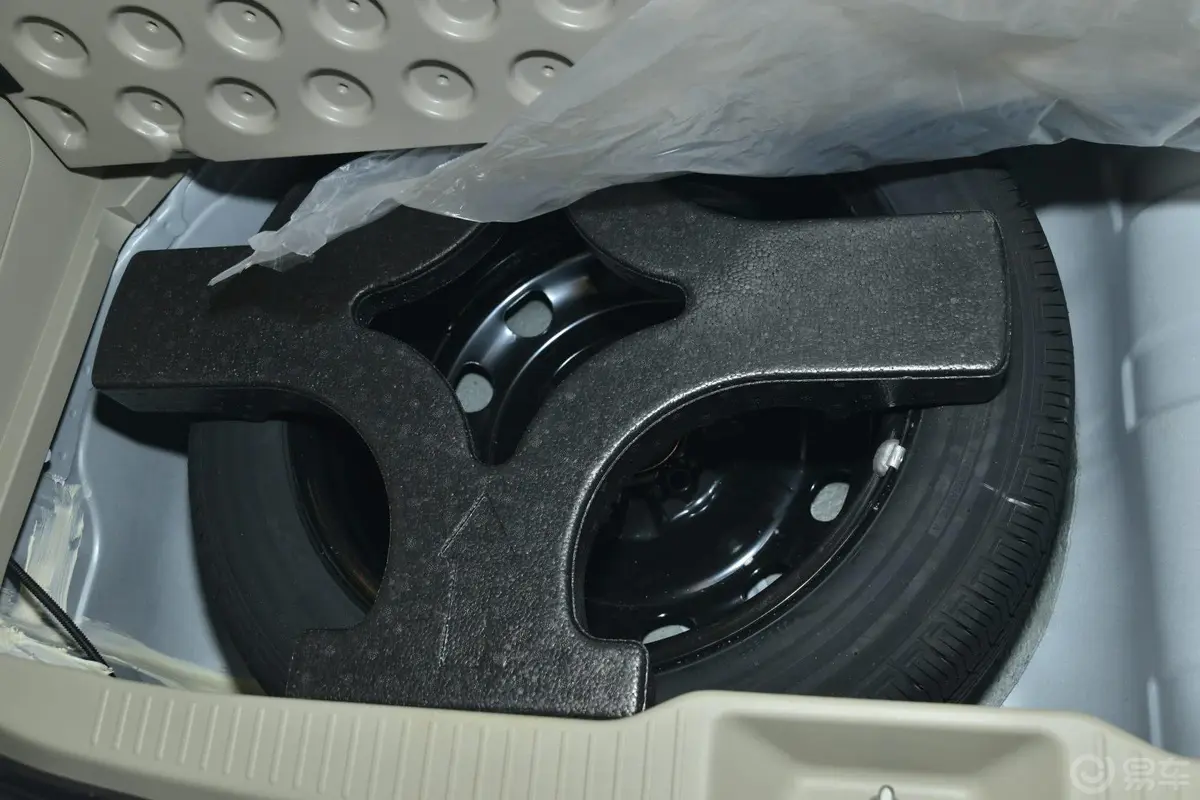 比亚迪M62.4L 手动 舒适版备胎