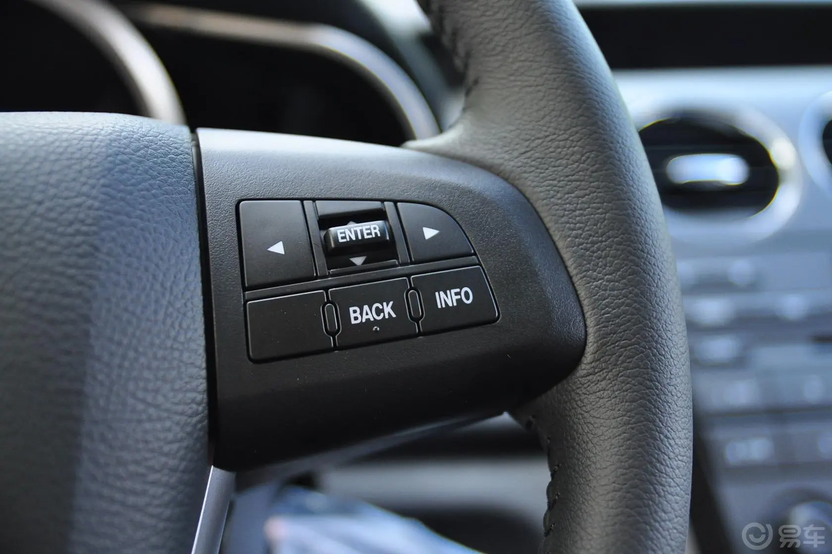 马自达CX-72.5L 两驱 时尚版方向盘功能键（右）