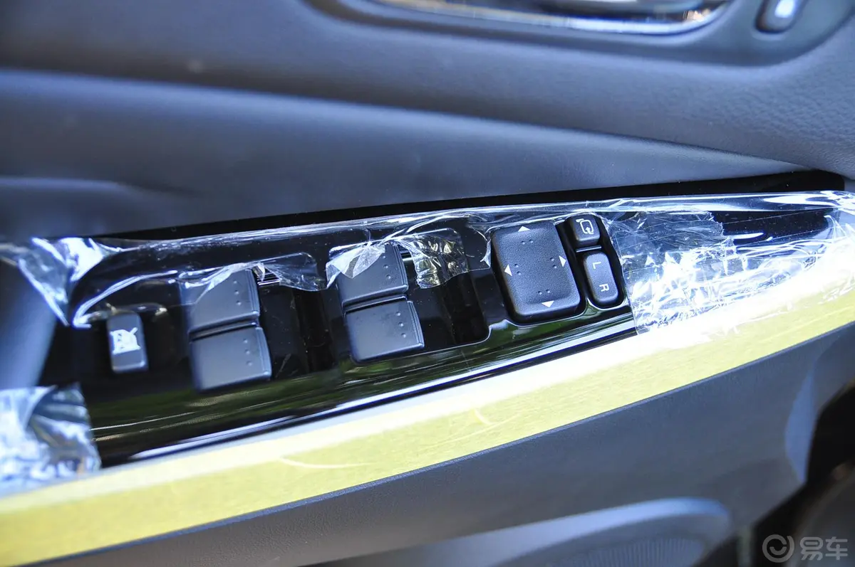马自达CX-72.3T 四驱 运动版车窗升降键