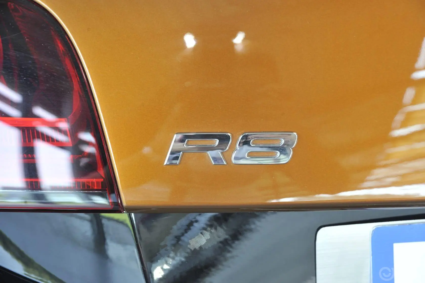 奥迪R8Coupe 5.2 FSI quattro尾标