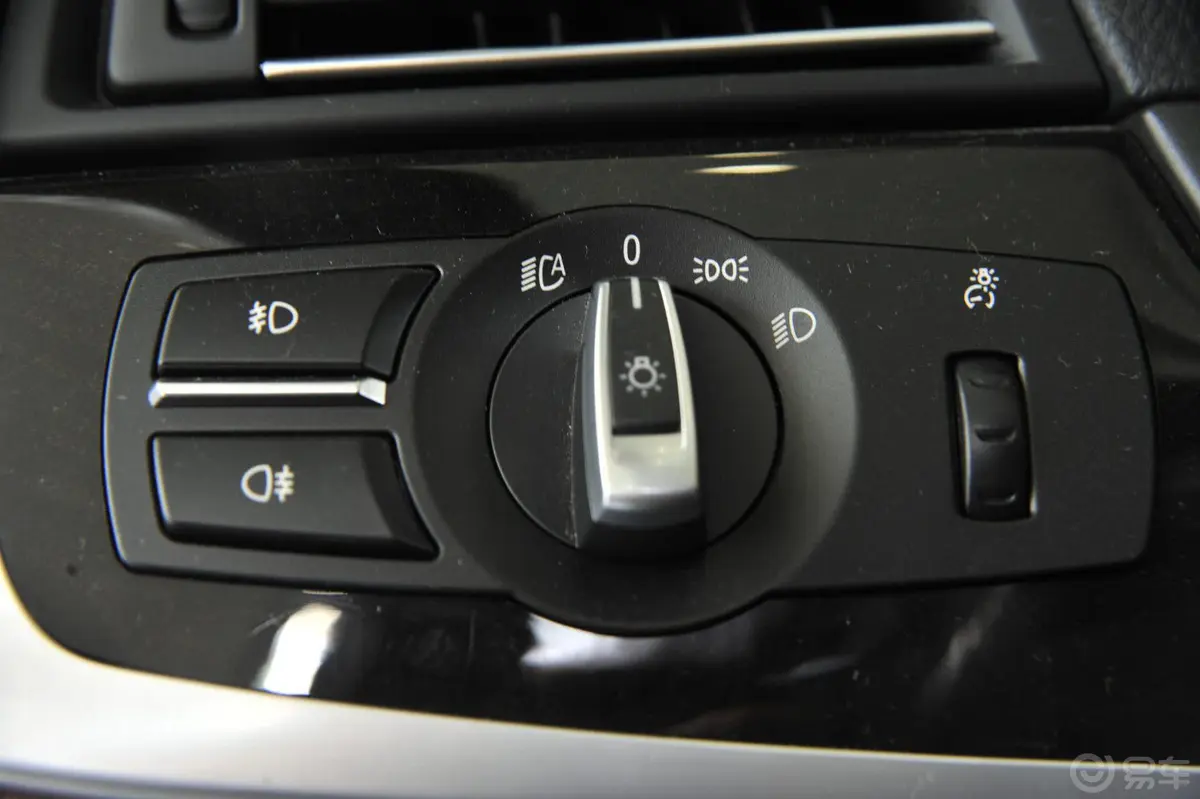 宝马5系(进口)535i xDrive M运动型大灯开关