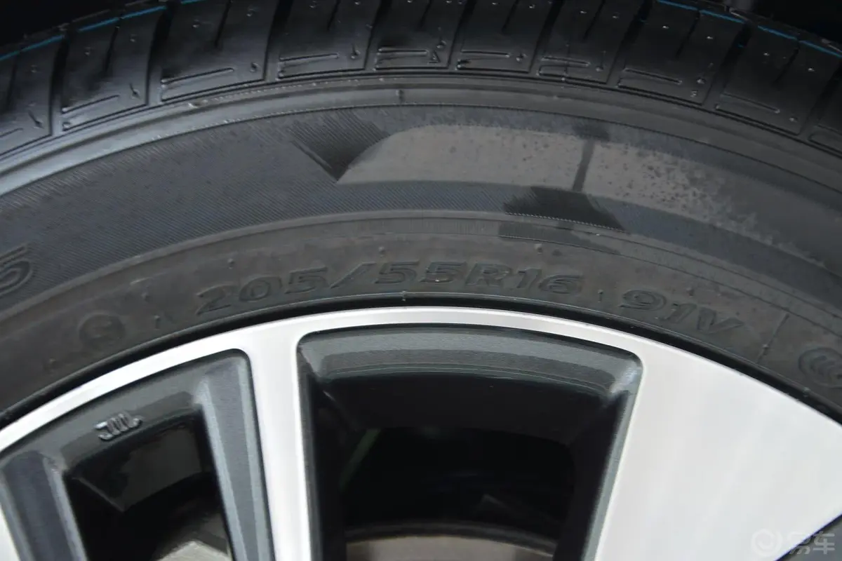 雷凌1.8GS-L CVT 领先版轮胎规格