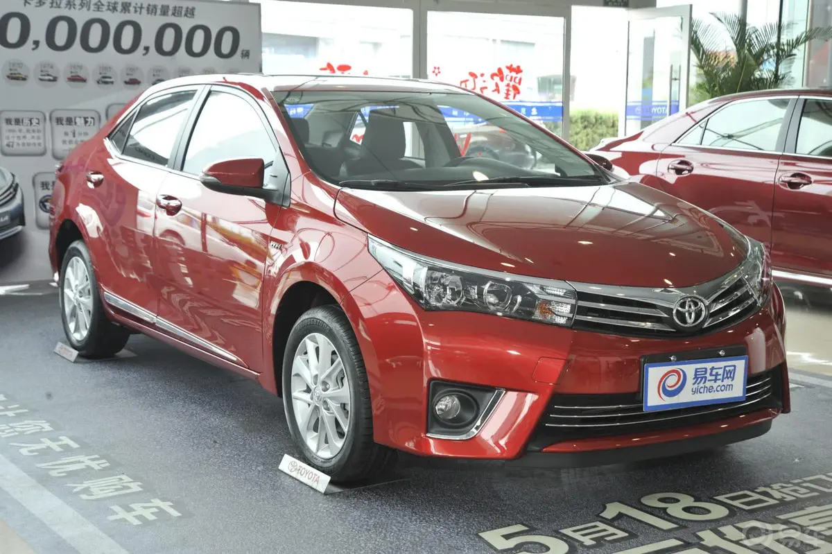 卡罗拉1.6L GLX-i CVT尾灯侧45度俯拍