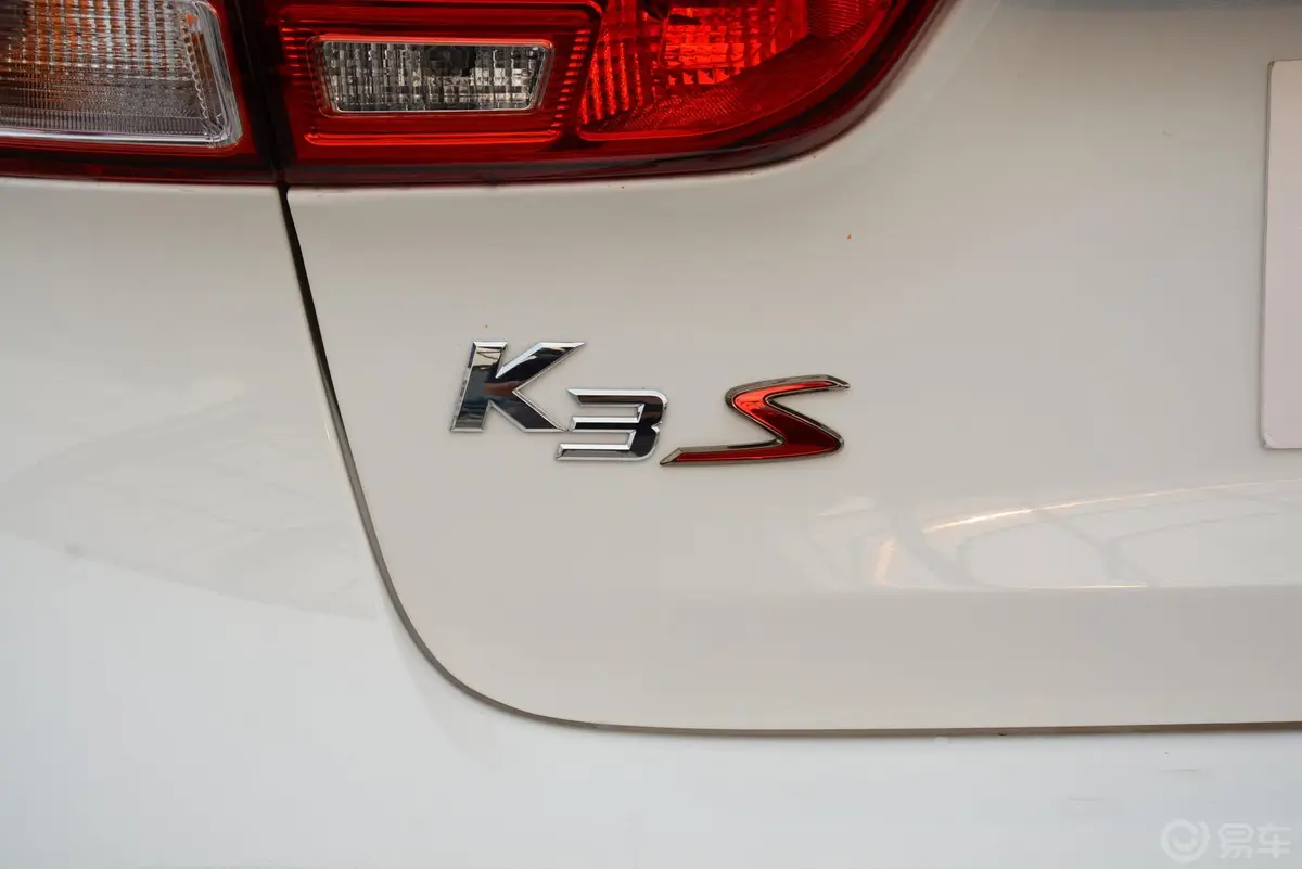 起亚K3S1.6L 手动 GLS尾标