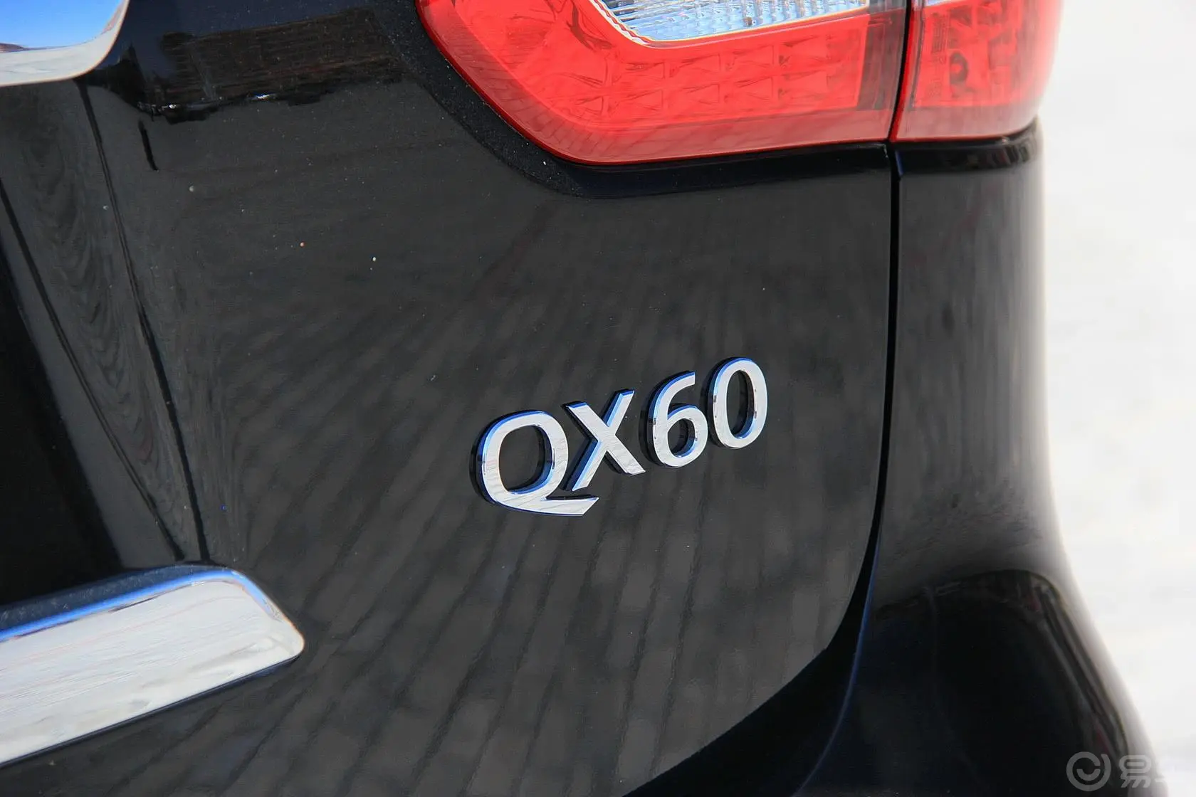 英菲尼迪QX60(进口)2.5 S/C Hybrid全能版尾标