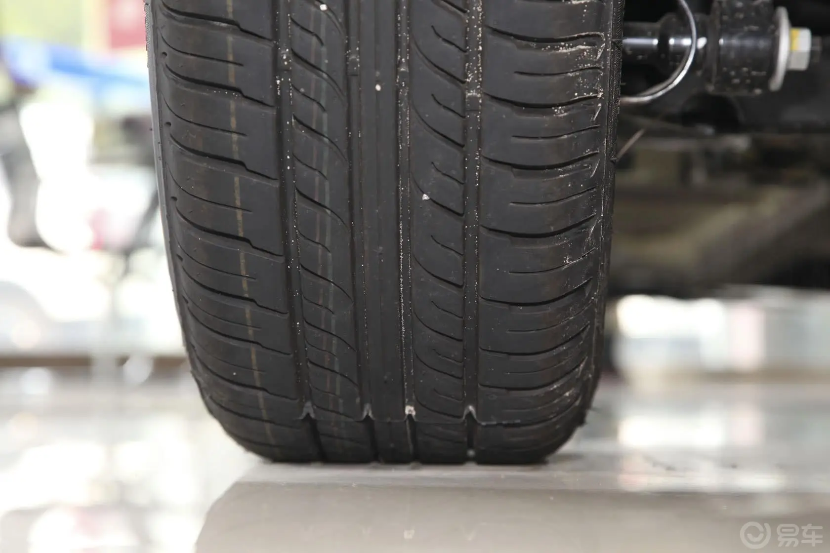 雨燕1.5L 自动 标准型轮胎花纹