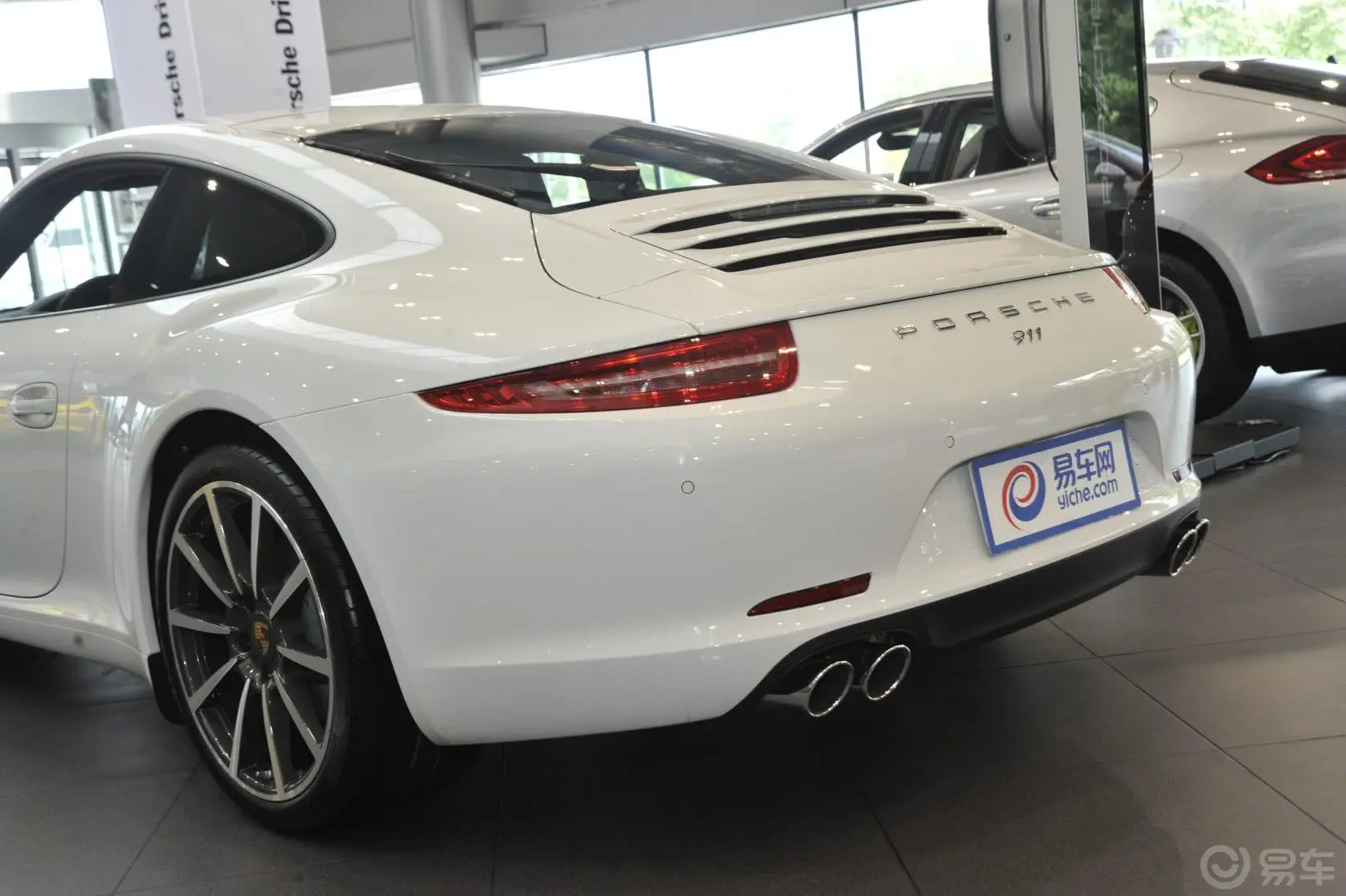 保时捷911Carrera S 3.8L车尾局部