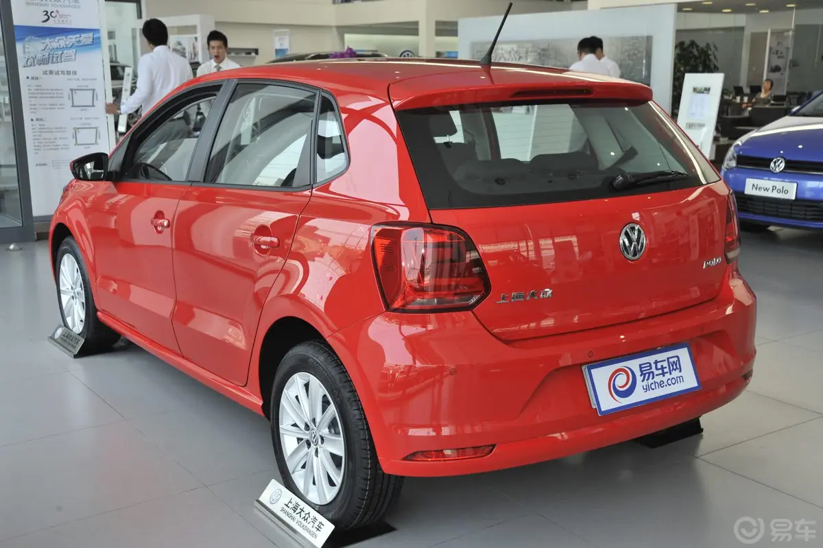 Polo1.6L 自动 舒适版侧后45度车头向左水平