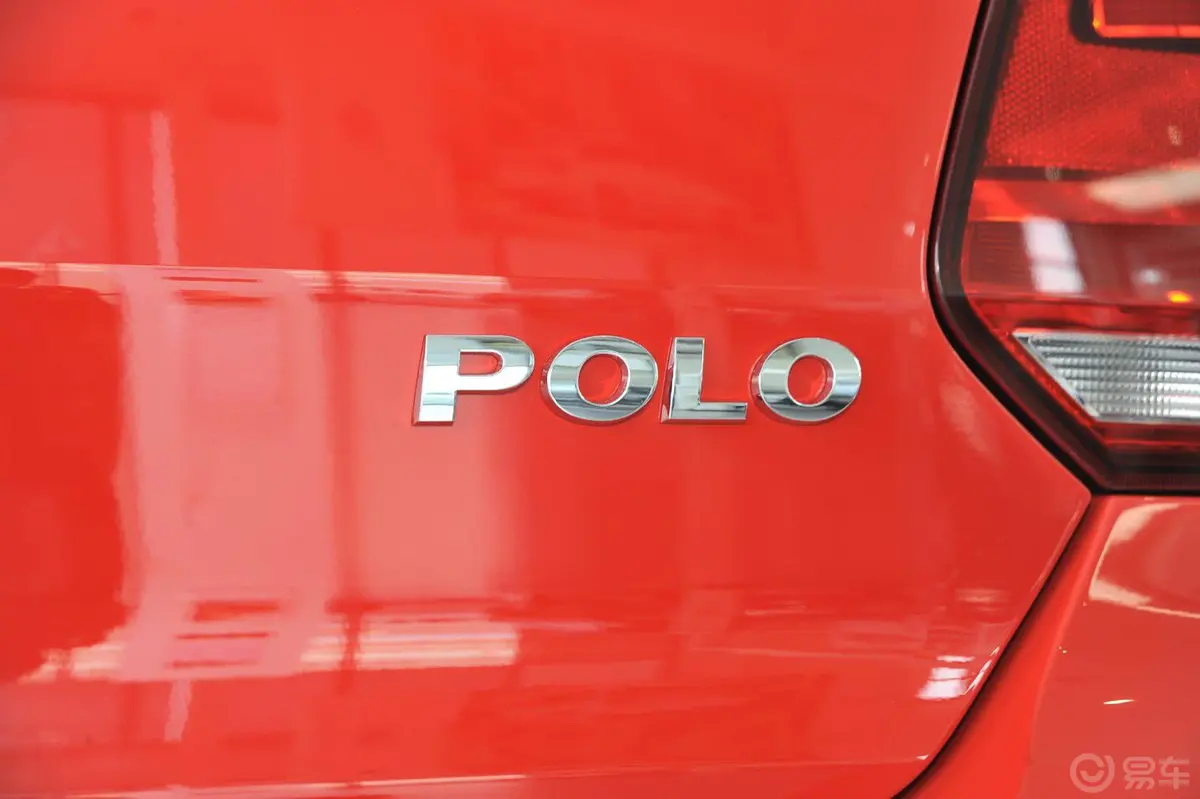 Polo1.6L 自动 舒适版尾标