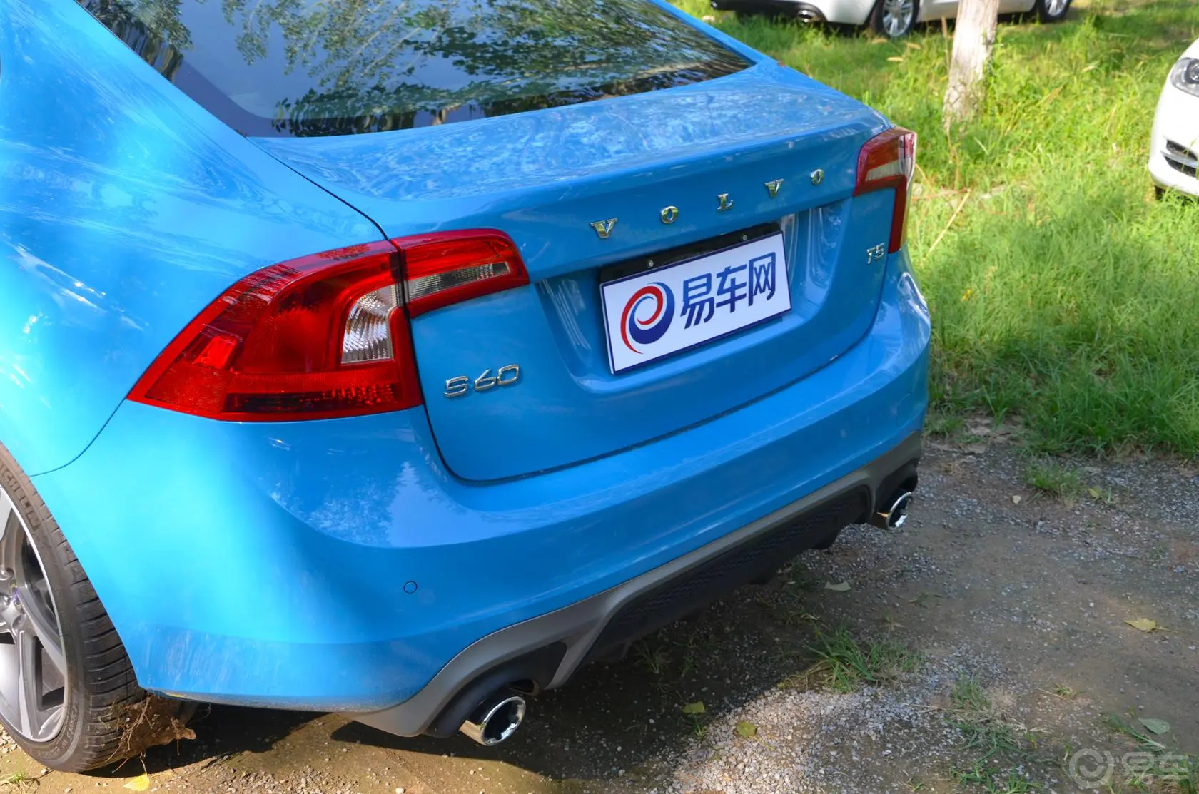 沃尔沃S60(进口)2.0T T5 R-Design个性运动版车尾局部