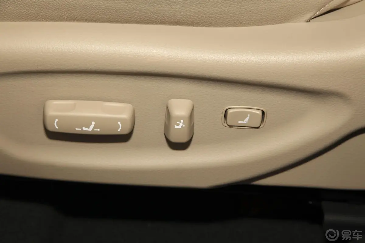 索兰托2.4L 汽油 豪华版 五座(GDI) 国五座椅调节键