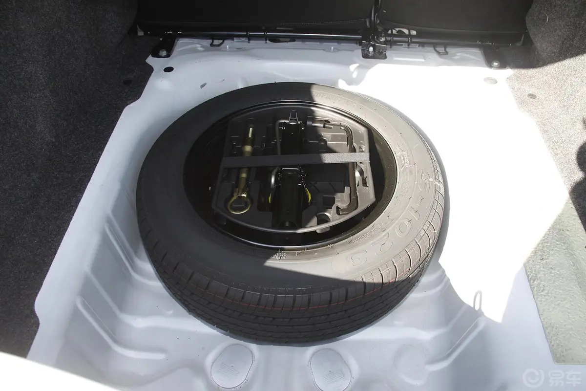 爱丽舍1.6L 手动 舒适型 WTCC纪念版备胎