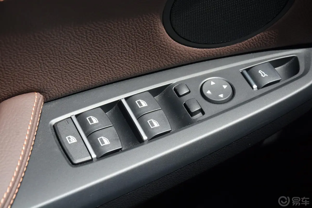 宝马X3(进口)xDrive28i X设计套装车窗升降键