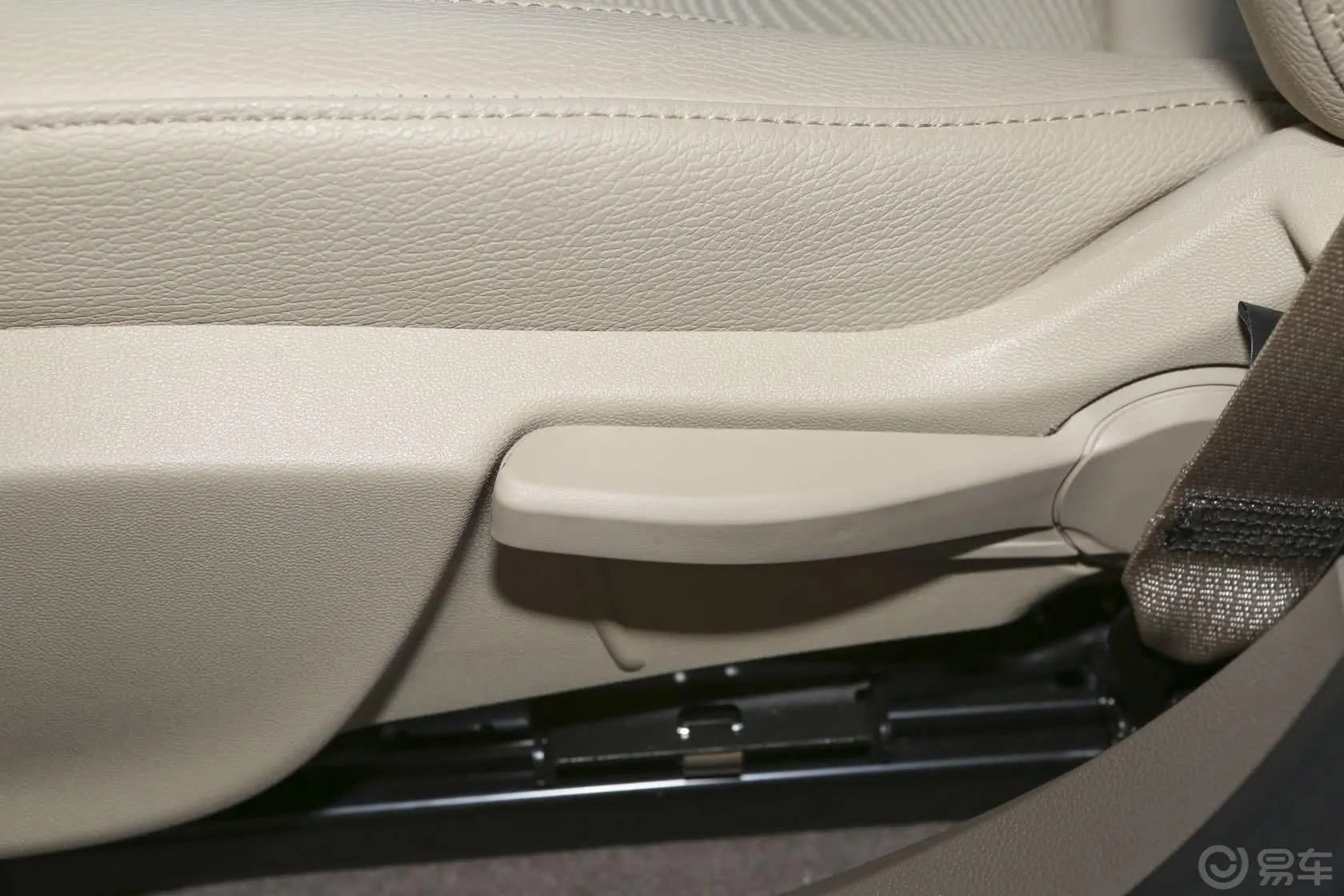 英朗GT 1.6L 手动 进取型座椅调节键