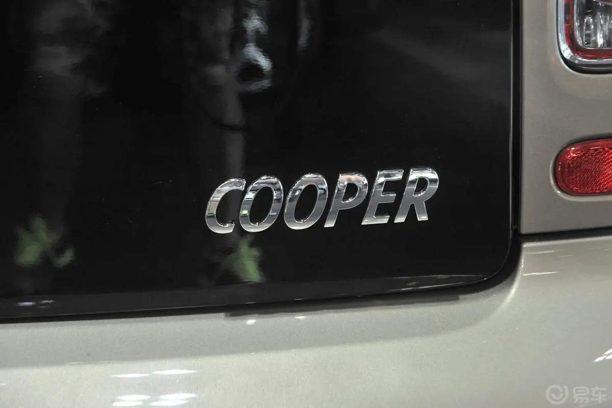 MINI CLUBMAN1.6L COOPER Bond Street外观