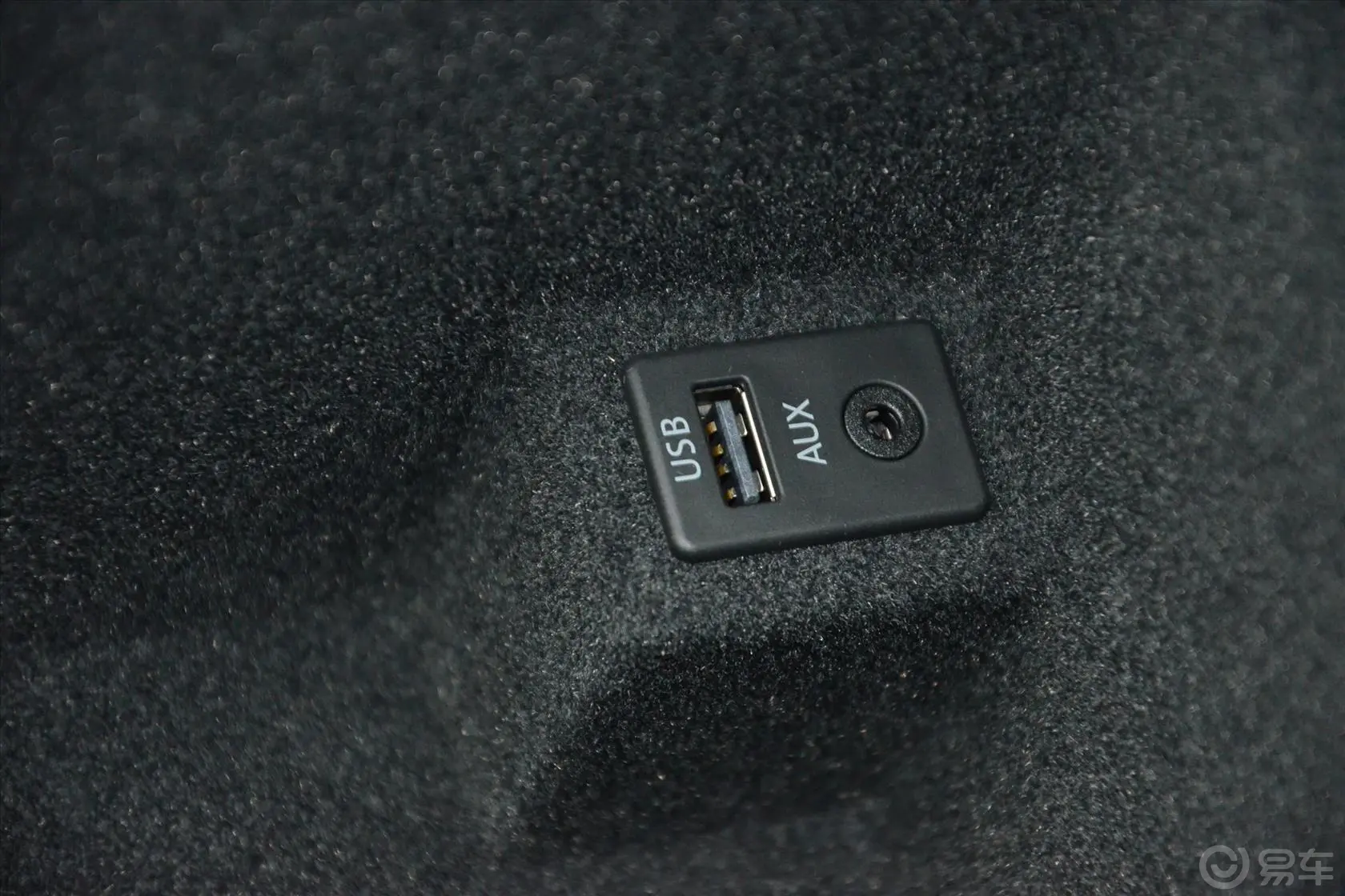 迈腾1.8T 手自一体 豪华型USB接口