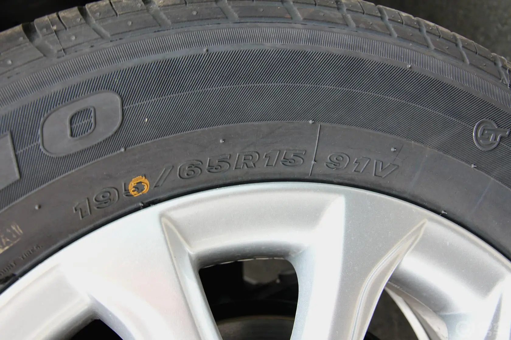 传祺GA3S 视界1.6L  手动 精英ESP版轮胎规格