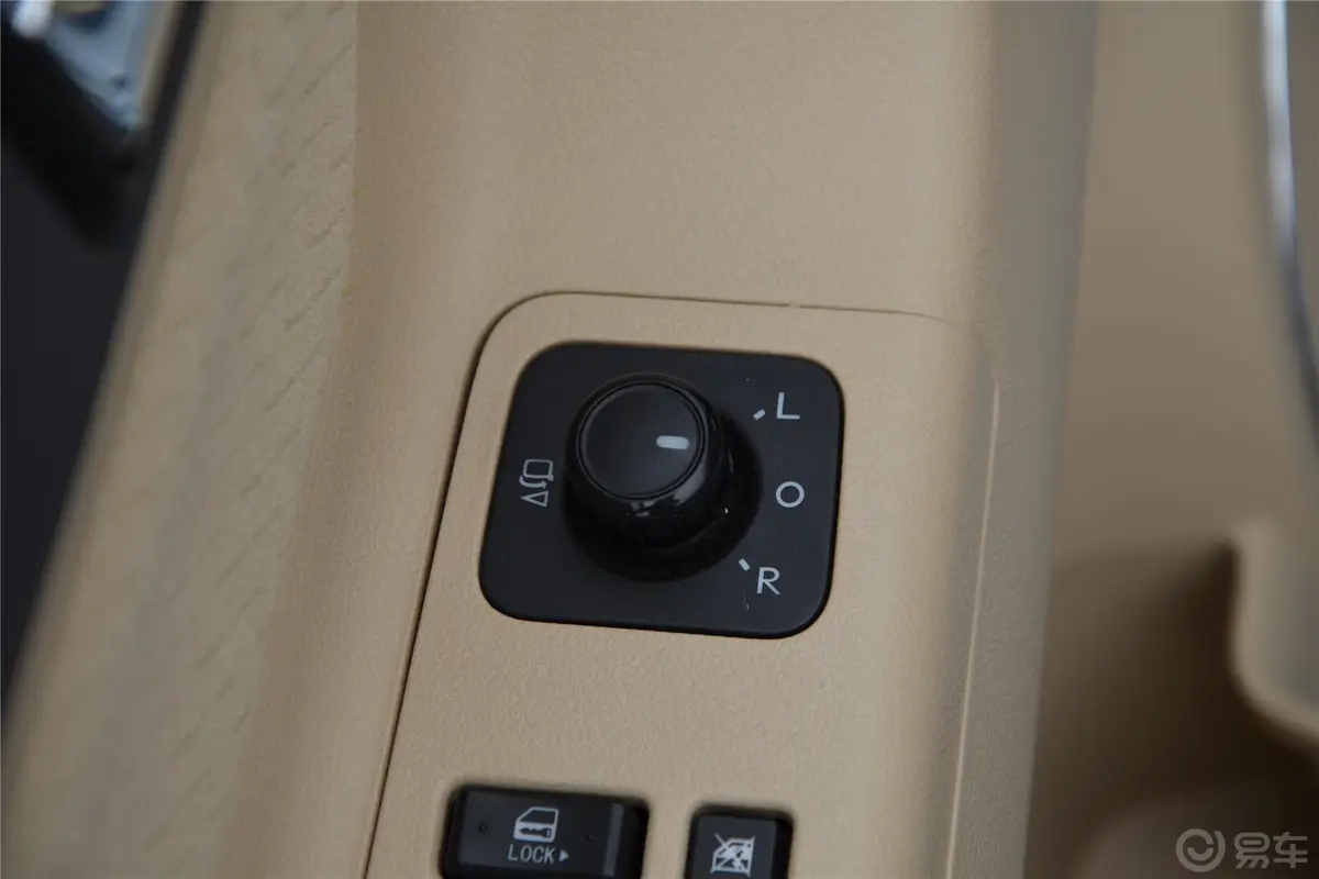 北京汽车E系列三厢 1.5L 手动 乐天天窗版外后视镜控制键