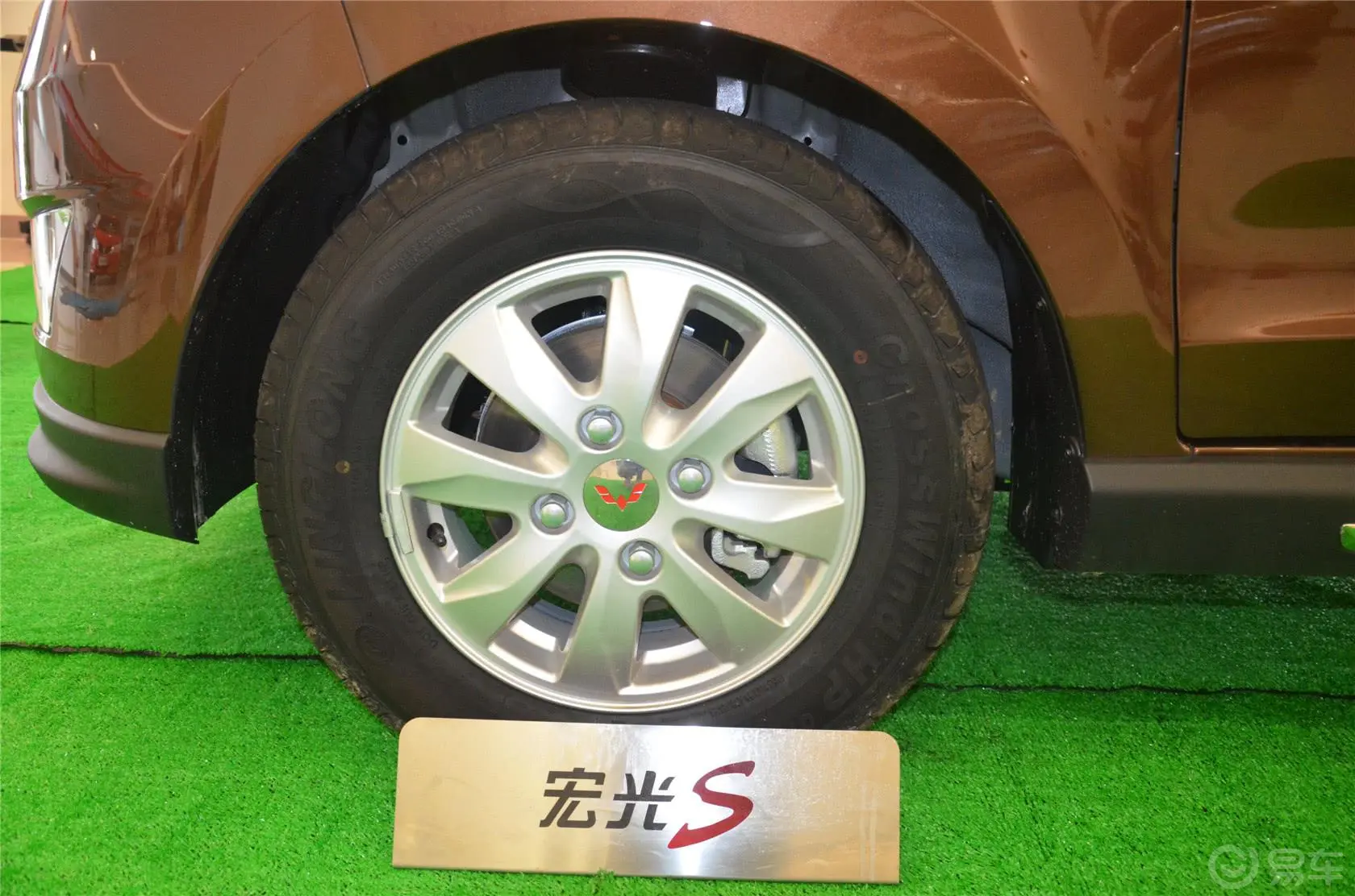 五菱宏光S1.5LS 手动 豪华型 L2B轮圈