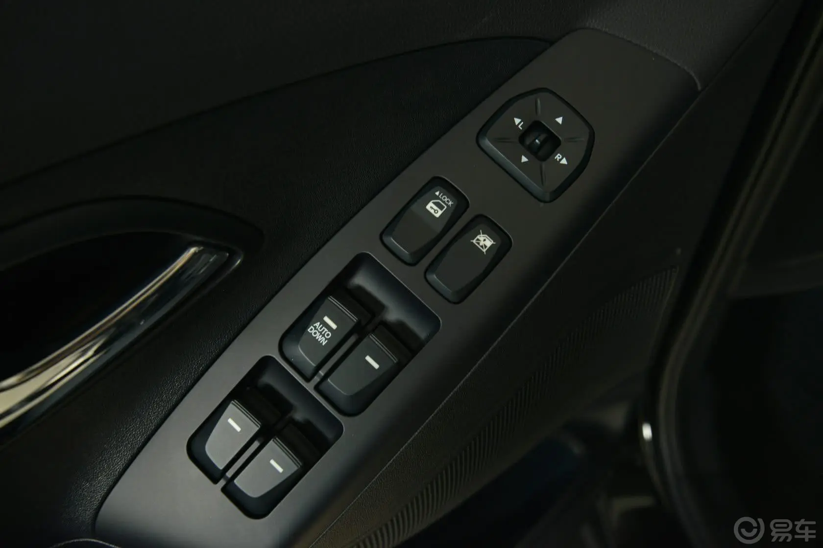 现代ix352.0L GL 自动 两驱 舒适型 国V车窗升降键