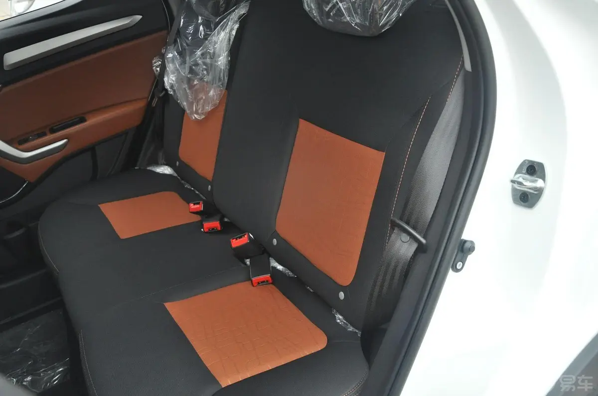 瑞风S31.5L CVT 豪华型后排座椅