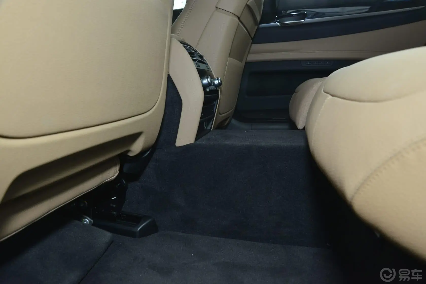 宝马7系740Li xDrive 马年限量版空间