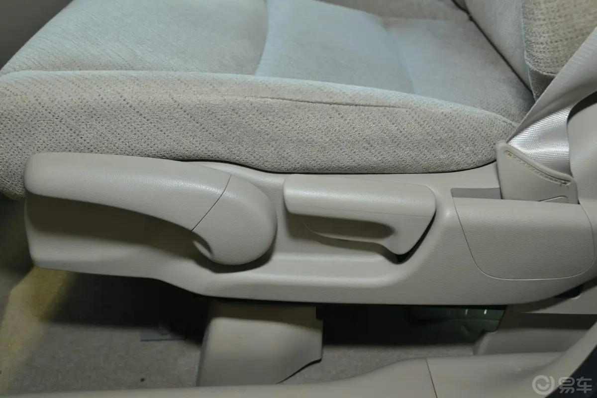 奥德赛2.4L 自动 舒适版座椅调节键