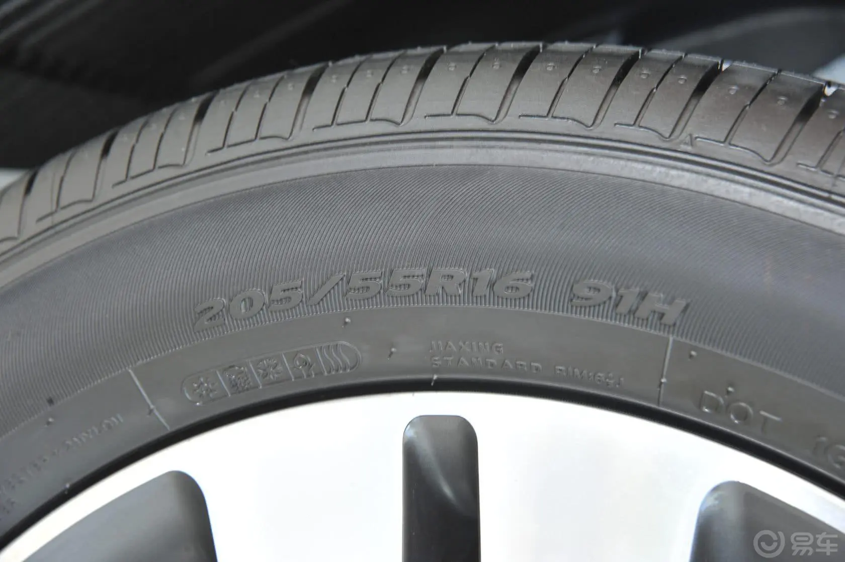 福瑞迪1.6L 手自一体 Premium轮胎规格