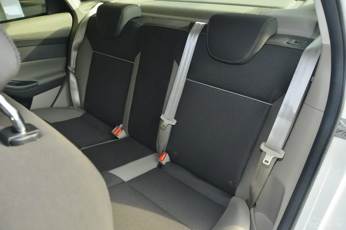 福克斯三厢 1.6L 自动 舒适型后排座椅