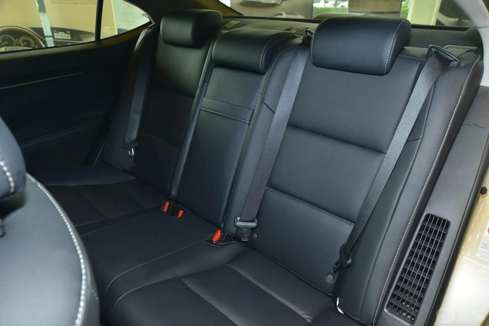 雷克萨斯ES300h 精英版驾驶员座椅