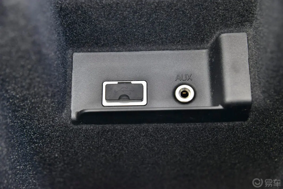 沃尔沃V60T5 智逸版USB接口