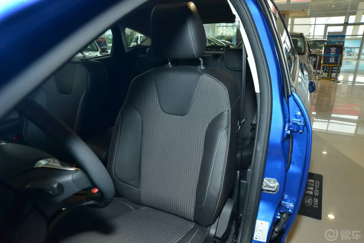福克斯两厢 1.6L 自动 风尚型驾驶员座椅