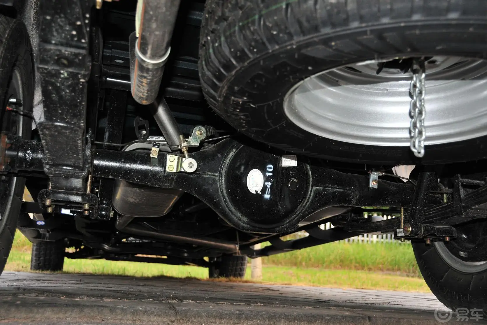 骐铃T52.4T 两驱 升级版 加长轴距 JML1021C2L 外观