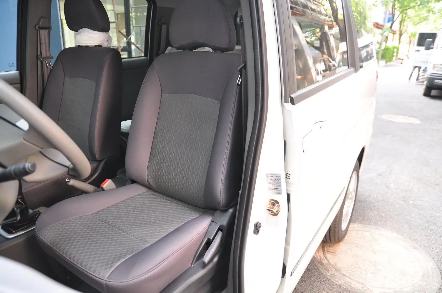 帅客1.6L 手动 舒适型 ZN6443V1A4	7座驾驶员座椅