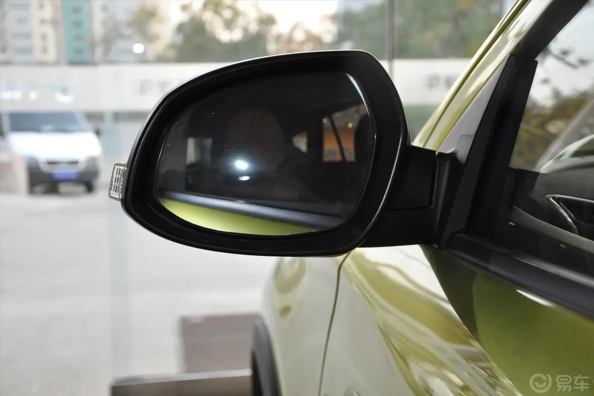 海马S51.5T CVT 智能豪华型运动版后视镜镜面（后）
