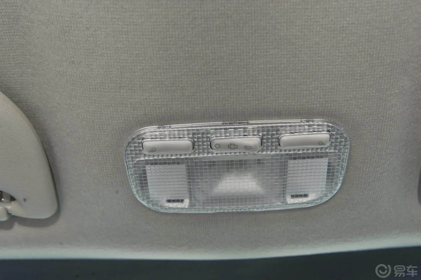 爱丽舍1.6L 手动 时尚型 WTCC纪念版前排车顶中央控制区