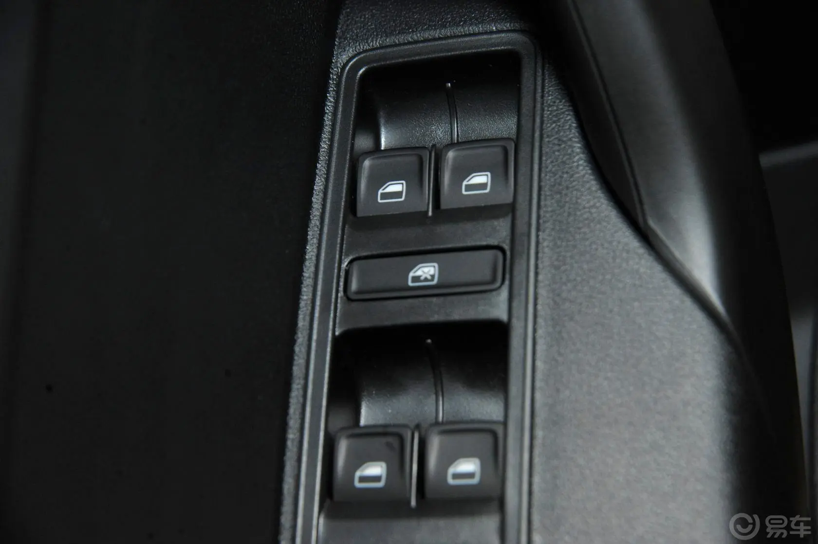 桑塔纳1.6L 手动 风尚版车窗升降键