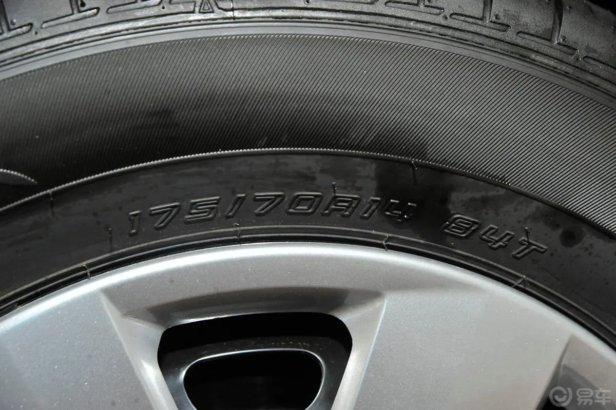桑塔纳1.6L 手动 风尚版轮胎规格