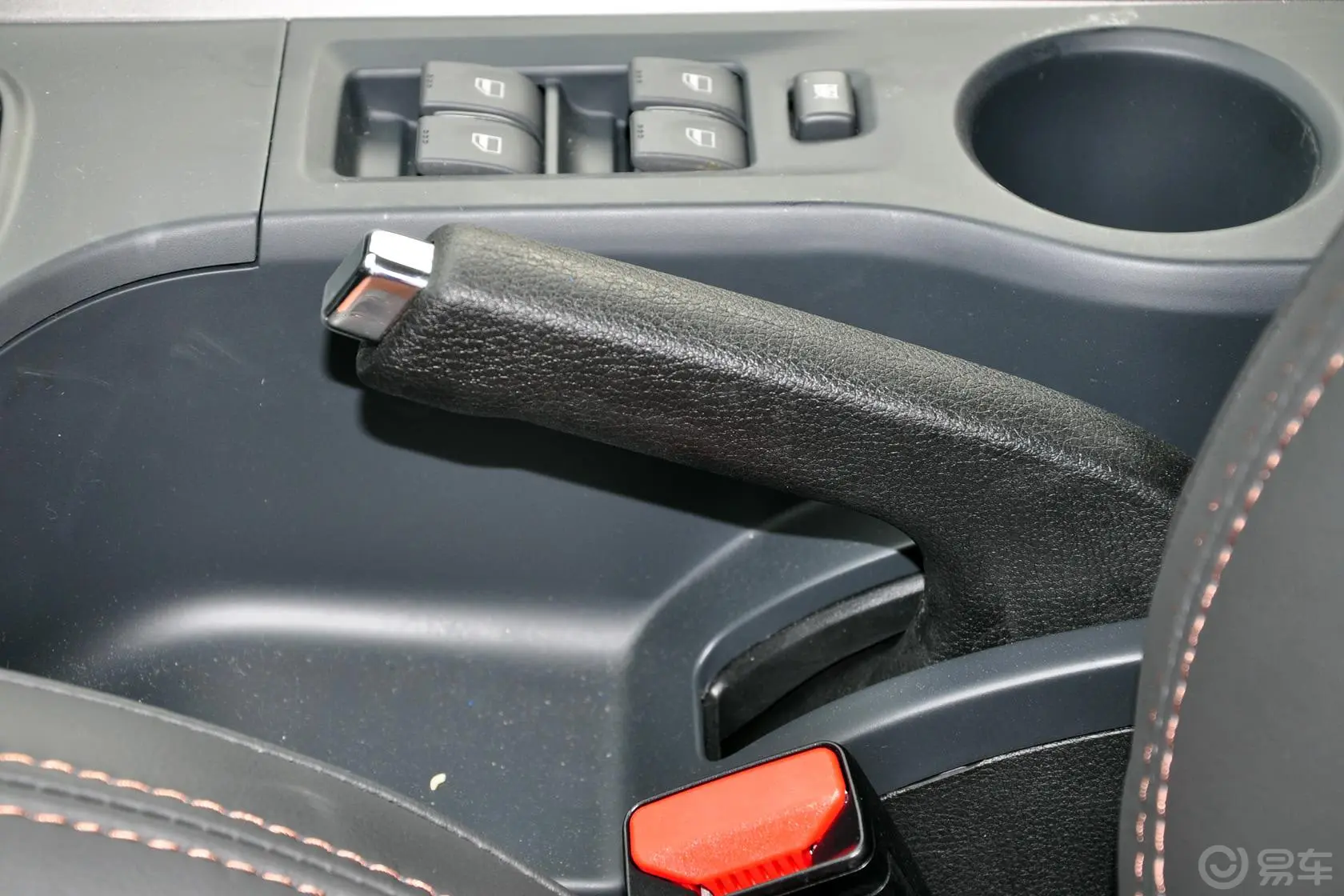 海马S51.6L 手动 智乐型驻车制动（手刹，电子，脚刹）