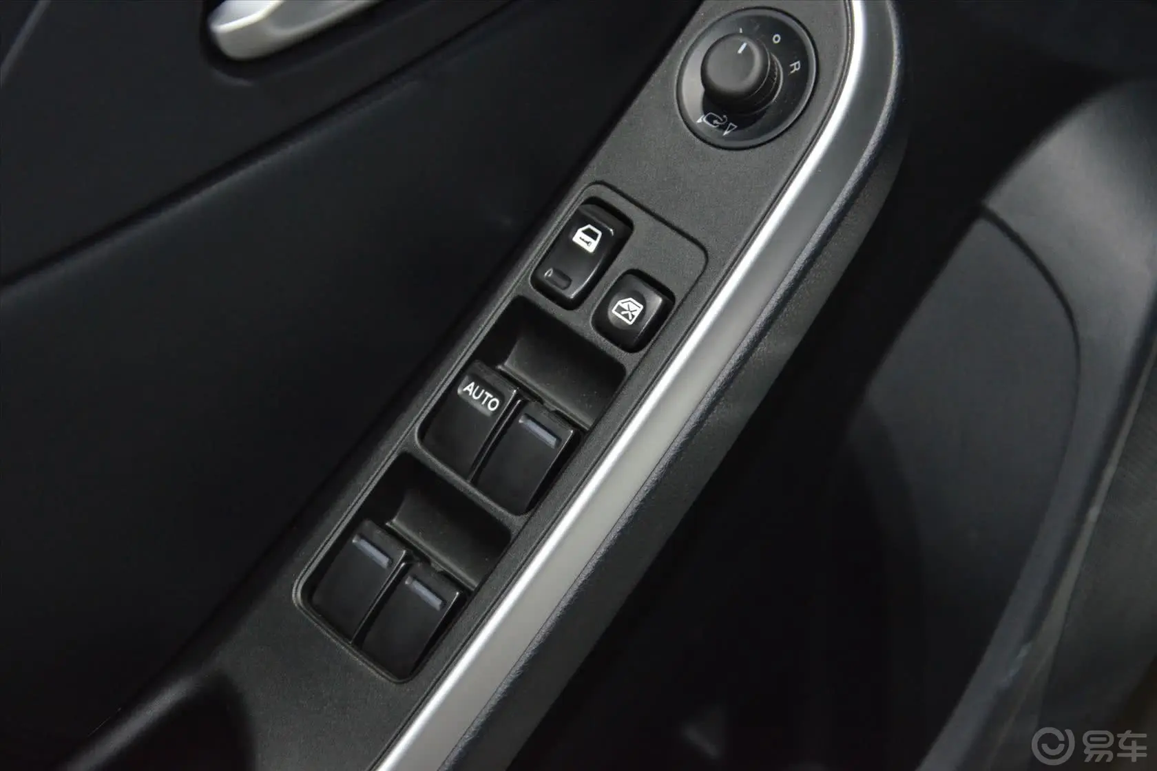 纳5舞动限量版 1.8T 自动 尊贵型车窗升降键
