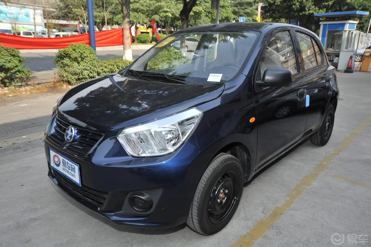 启辰R301.2L 手动 易享型外观