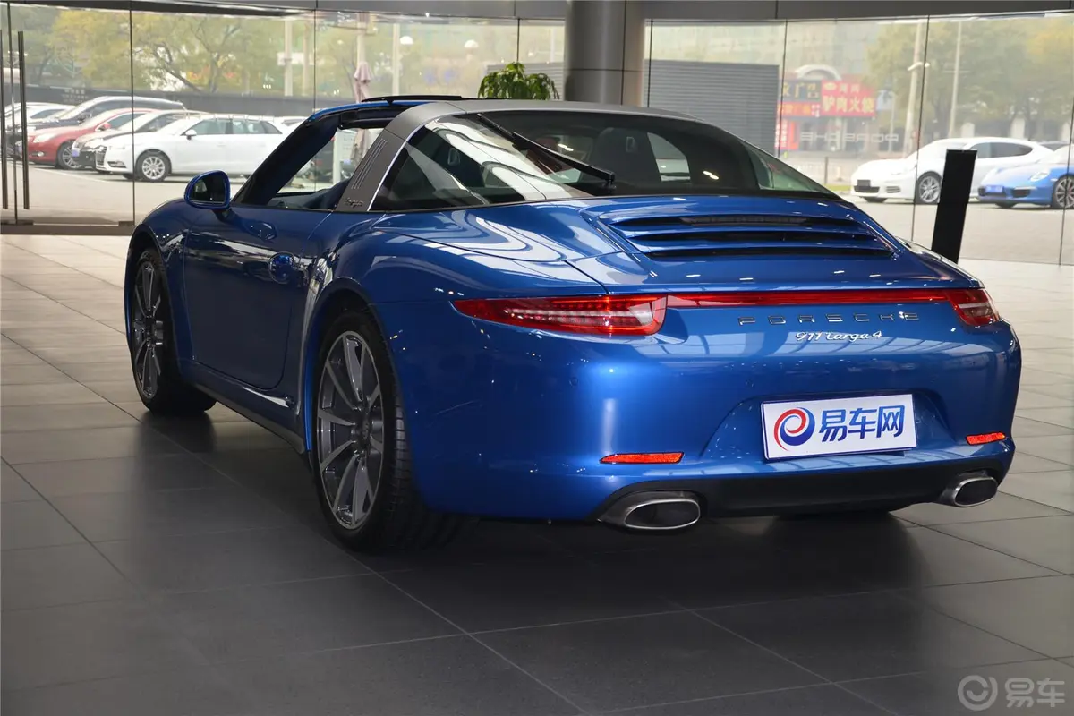 保时捷911Targa 4 3.4L侧后45度车头向左水平