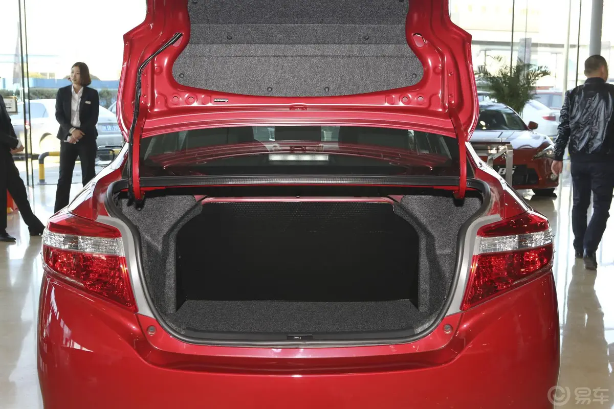 威驰1.3L 自动 型尚版行李箱空间