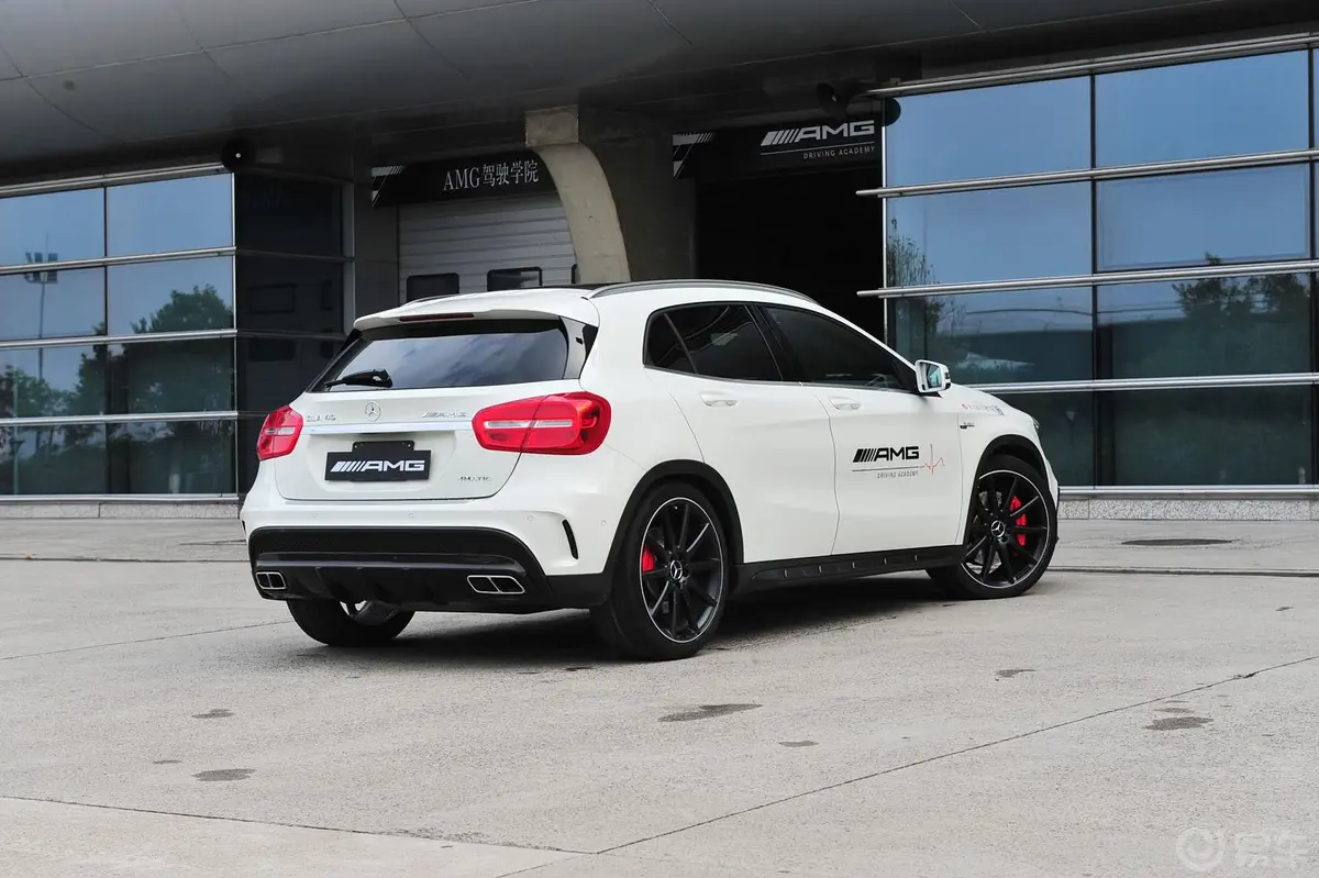 奔驰GLA AMGGLA 45 AMG 4MATIC外观