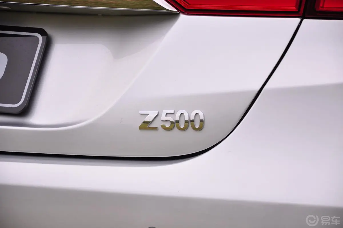 众泰Z5001.5T 手动 豪华型尾标