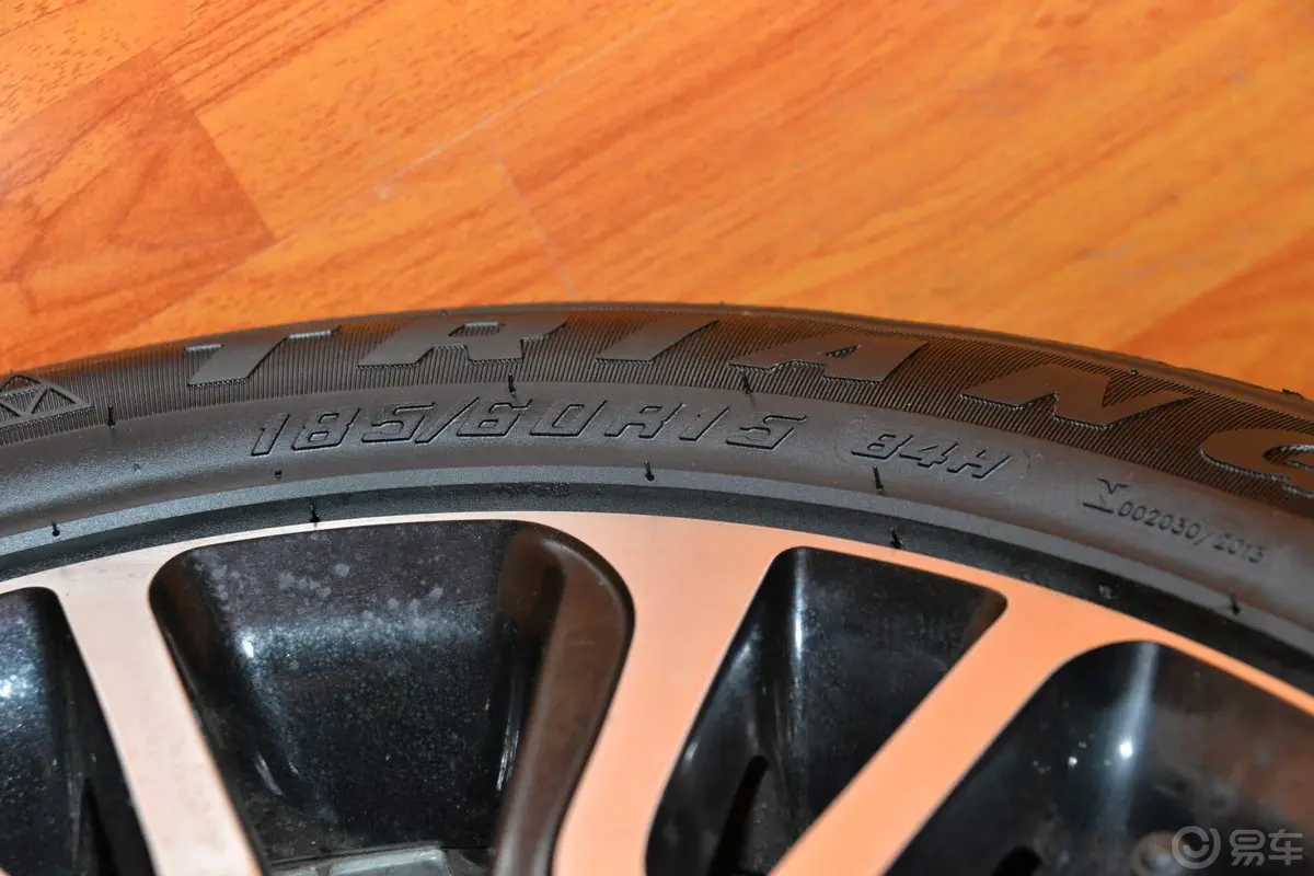 雨燕1.5L 自动 20周年限量版轮胎规格