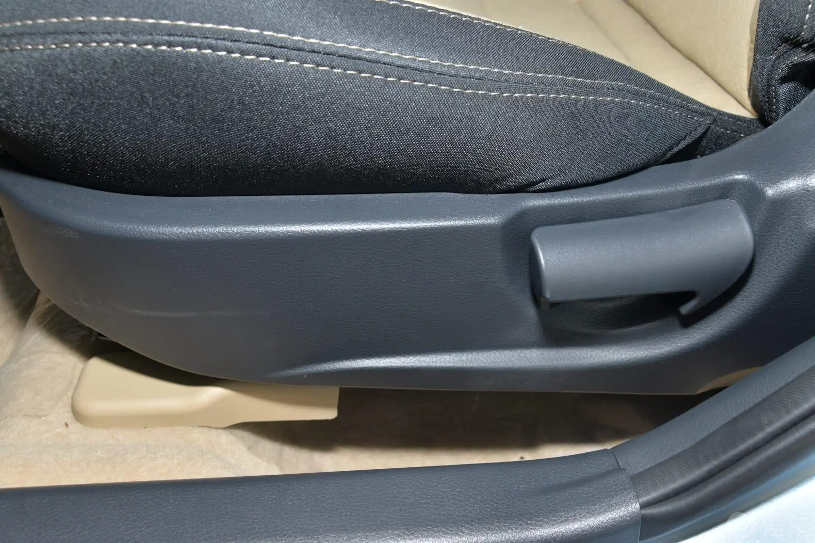 福美来F51.6L 手动 标准型座椅调节键