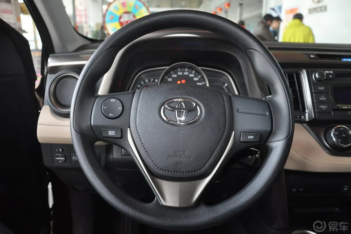 RAV4荣放2.0L CVT 都市版方向盘